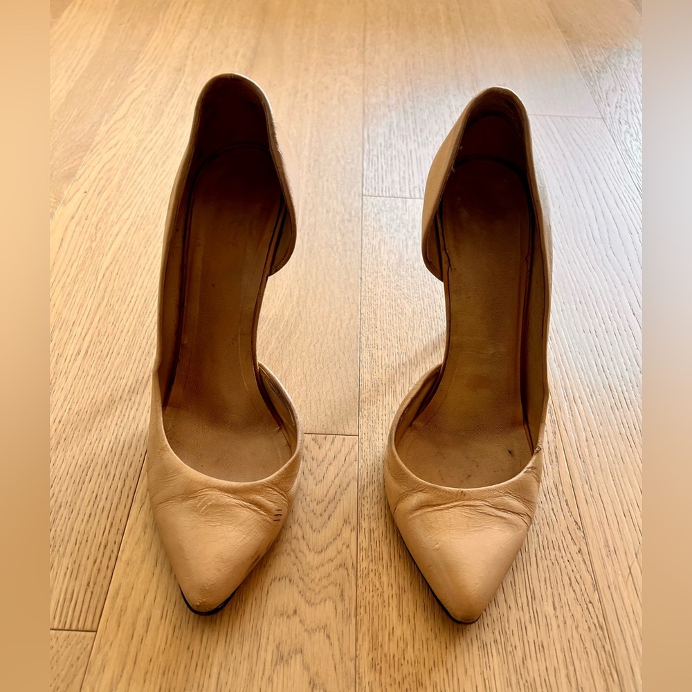 Gucci beige shoes, 4.5 inch heel, size 40, fits 9.5US